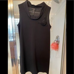 Black sleeveless dress